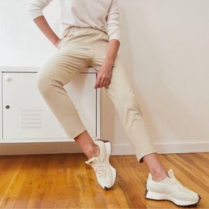 Aritzia The Group Babaton Weekender Pant Matte Pearl Size XS